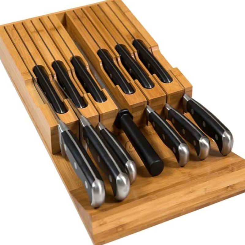 Le bloc de couteau en bambou dans le dessin contient 12 couteaux